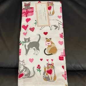 Valentines Cupcakes and Cashmere Cats Kitchen Towels, Set of 2